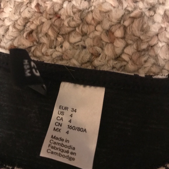 ⬇️ SALE: H&M Black and White Floral A Line Dress - Picture 4 of 4